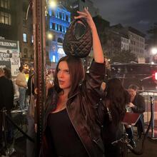  Nude