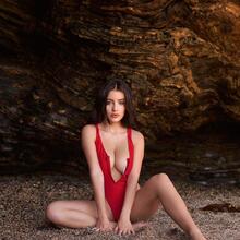  Nude