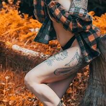  Nude
