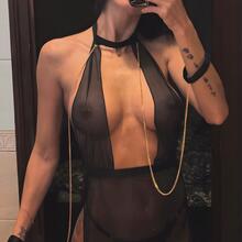  Nude