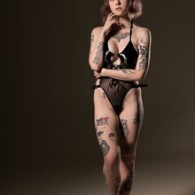 Nude