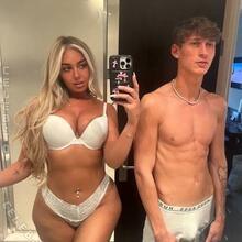  Nude