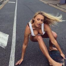 Nude