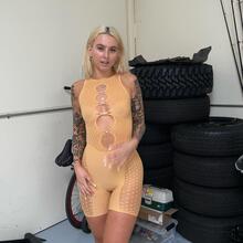  Nude