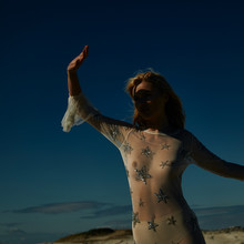  Nude