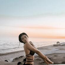  Nude