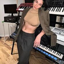  Nude