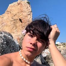  Nude
