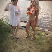  Nude