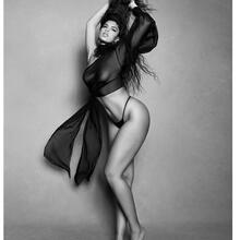  Nude