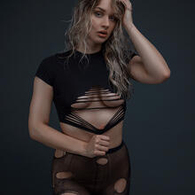  Nude