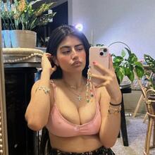  Nude