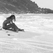  Nude