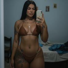  Nude