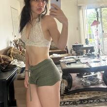  Nude