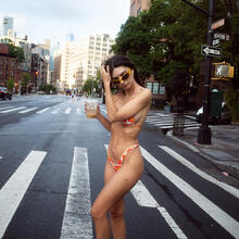  Nude