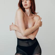 Nude