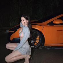  Nude