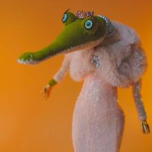  Nude