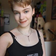  Nude