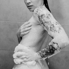  Nude