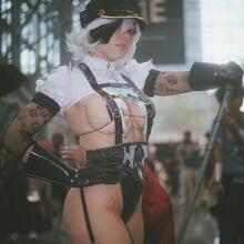  Nude