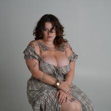  Nude