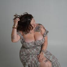  Nude
