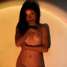  Nude