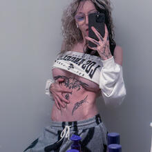  Nude