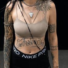  Nude