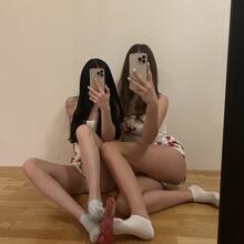  Nude
