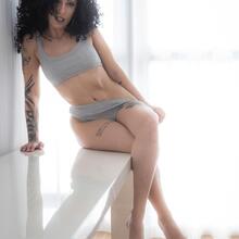  Nude