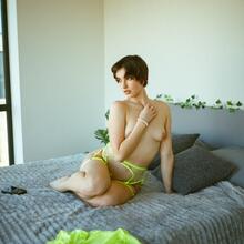  Nude