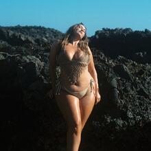  Nude