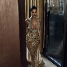  Nude