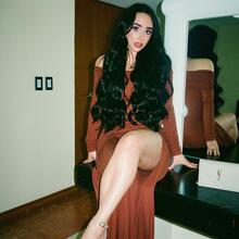  Nude