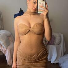  Nude