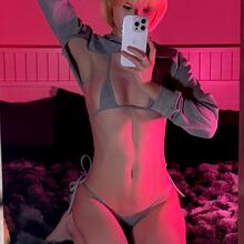  Nude
