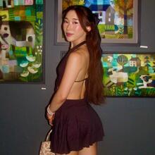  Nude