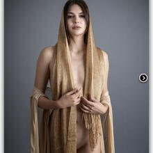  Nude