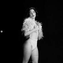  Nude