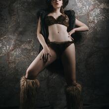  Nude