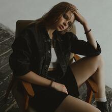  Nude