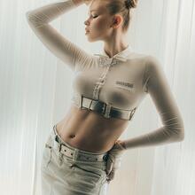  Nude