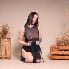  Nude