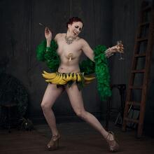  Nude