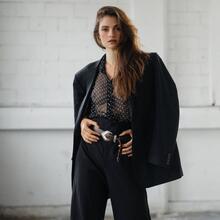  Nude