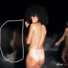  Nude