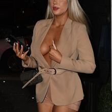 Nude